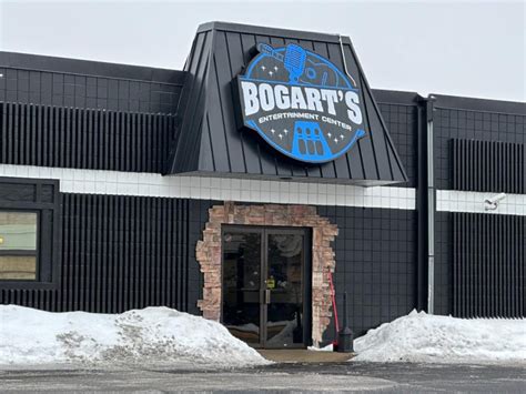 Bogarts apple valley - Enjoy bowling, live music, bar & grill, volleyball, arcade and more at Bogart's Entertainment Center in Apple Valley, MN. Check out the upcoming events and book your tickets online.